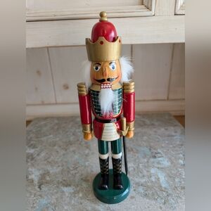 TRADITIONS GREEN RED WOODEN 14” NUTCRACKER SOLDIER SWORD-CHRISTMAS-W/BOX HOLIDAY